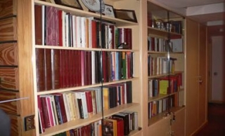  Bolioteca specializzata in enologia 